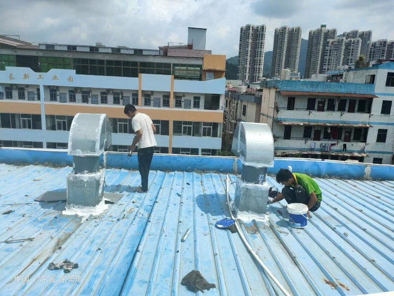 山阳钢结构屋面涂料维修方法